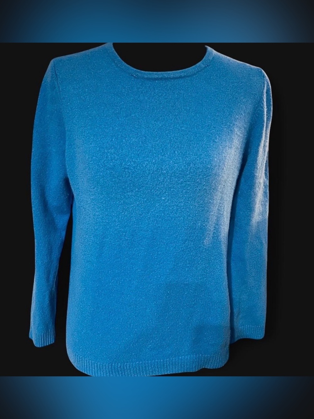 L.L. Bean 100% Cashmere Crewneck Sweater Blue Petite Medium PM- Small flaws.
